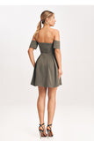 Vestido Preto, Vestido Ombros a Mostra, Vestido Noite, Vestido Night out, Vestido Night, Vestido Festa, Vestido de Noite, Vestido Curto, Dress Night, Vestido Verde Oliva, Vestido Verde Militar, Vestido Verde, Vestido Casual, Vestido Fluído, Vestido Rodado, Vestido Dia
